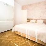 Demokratsia Bl 117 Apartamento *